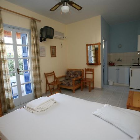 Apartament Idroussa Batsíon Pokój zdjęcie