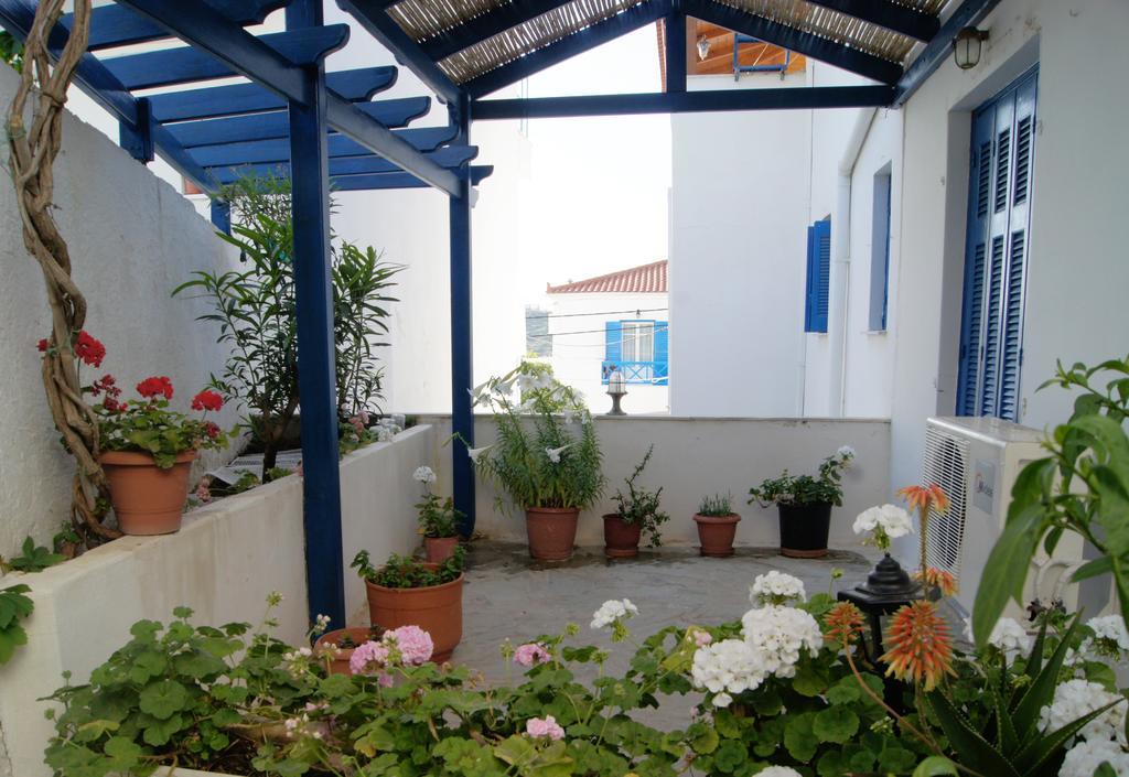 Apartament Idroussa Batsíon Zewnętrze zdjęcie